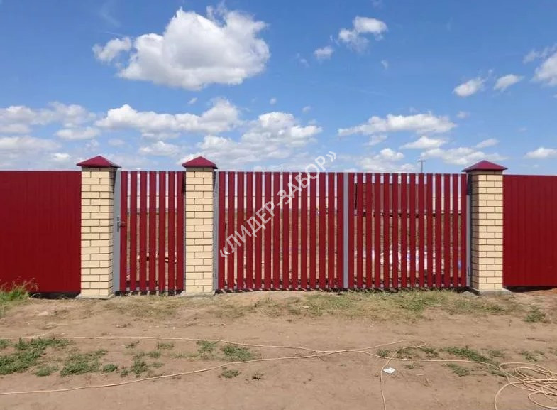Цена Забор комбинированный из профнастила и штакетника красный в Москве Купить Забор комбинированный из профнастила и штакетника красный